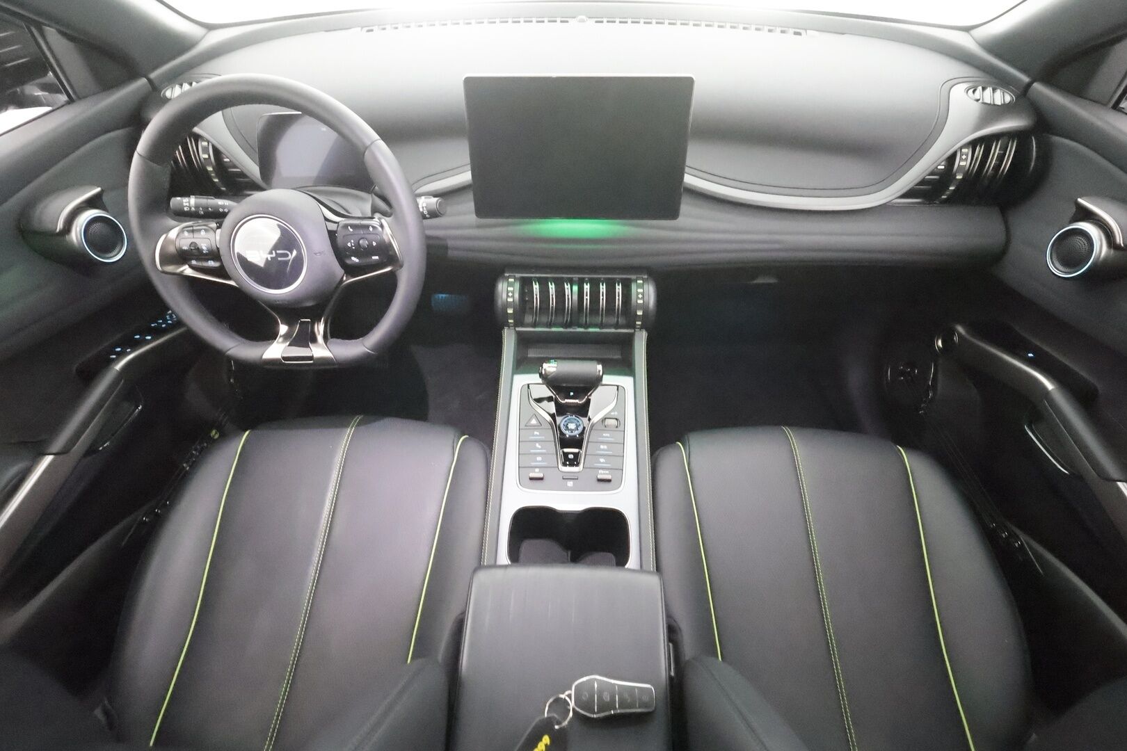 BYD ATTO 3 2025 Comfort - | ACC | ILP | Panorama | Katvevaroitin | 360° | Sähköpenkit | Navi | LED | Ratinlämmitin | Keyless | Nahat | 