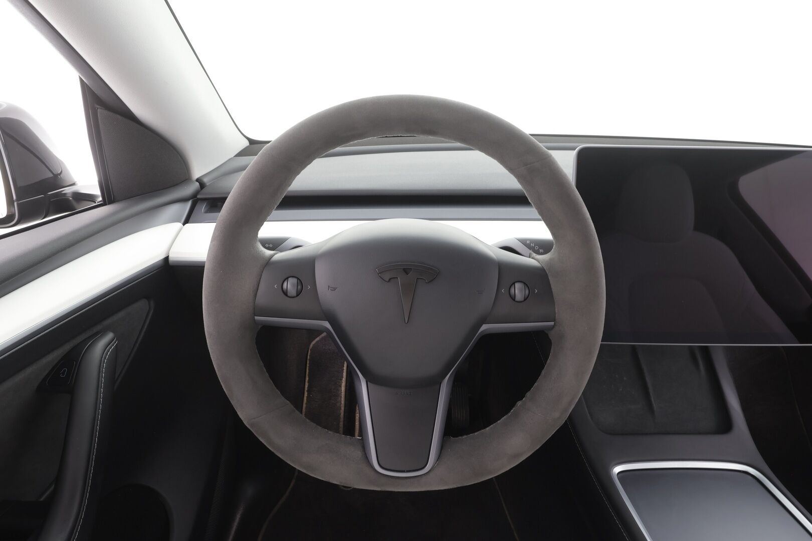 TESLA MODEL Y 2023 RWD - | Koukku | ILP | ACC | Lasikatto | Matrix-LED | P.Kamera | Muistipenkki | Premium Audio | Navi | Keyless | 2x Latauskaapelit |