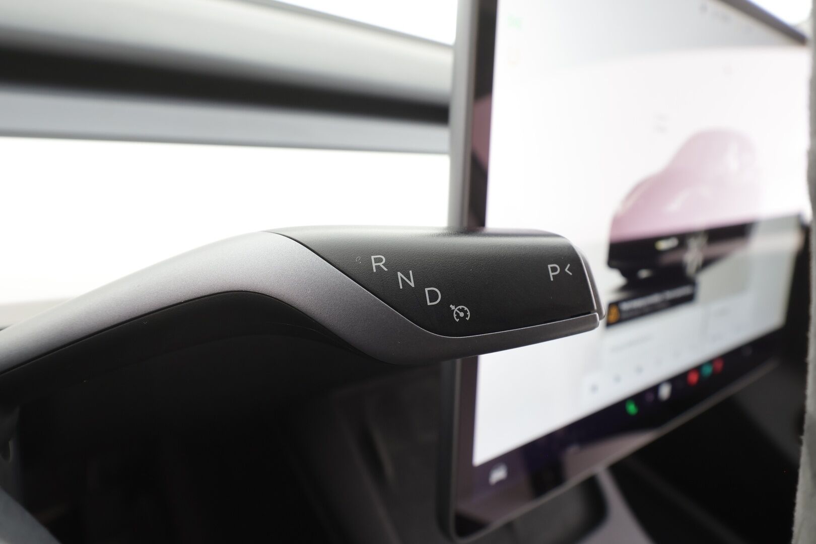 TESLA MODEL Y 2023 RWD - | Koukku | ILP | ACC | Lasikatto | Matrix-LED | P.Kamera | Muistipenkki | Premium Audio | Navi | Keyless | 2x Latauskaapelit |