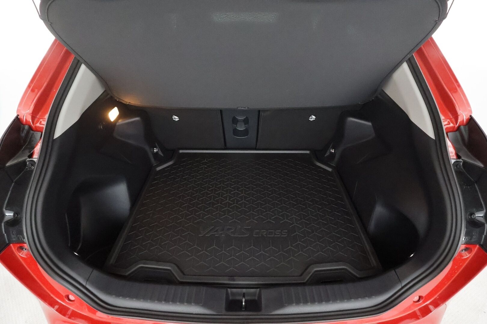 TOYOTA YARIS CROSS 2025 1,5 Hybrid AWD-i Premium - | ACC | LED | P.Kamera | Puolinahat | Navi | Kaistavahti | Digimittaristo | Katveavustin | Keyless | Merkkihuollettu |
