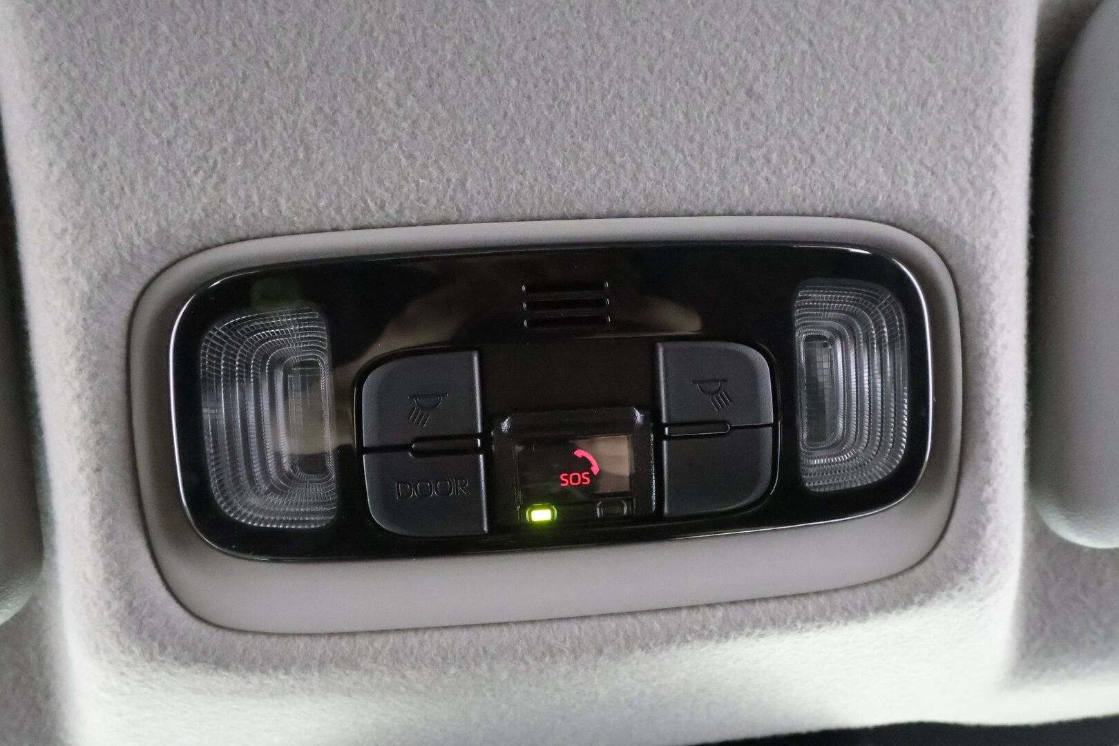 TOYOTA YARIS CROSS 2025 1,5 Hybrid AWD-i Premium - | ACC | LED | P.Kamera | Puolinahat | Navi | Kaistavahti | Digimittaristo | Katveavustin | Keyless | Merkkihuollettu |