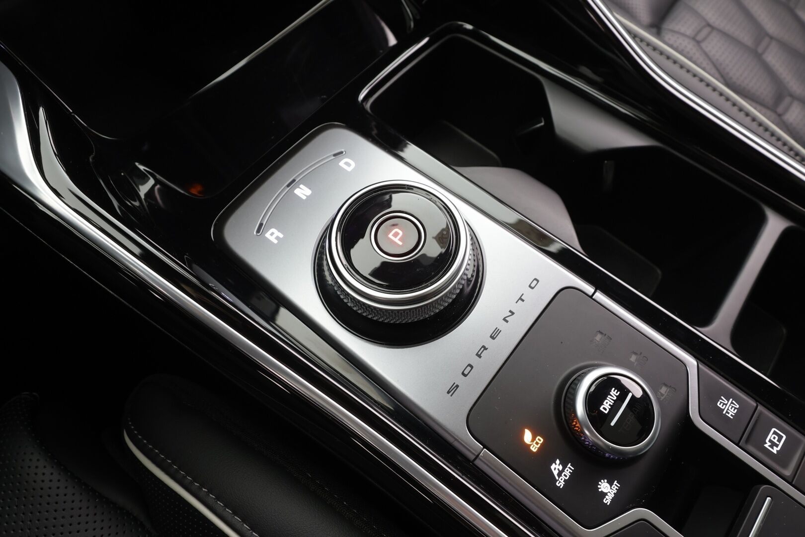 KIA SORENTO 2022 1,6 T-GDI Plug-in Hybrid AWD Business Luxury AT 7P - | SCC | Lisälämmitin | HUD | Panorama | Bose | LED | Muistipenkki | 360-Kamera | Keyless | Ilmastoidut Nahat | Kahdet Renkaat | Koti & Kauppalaturi |