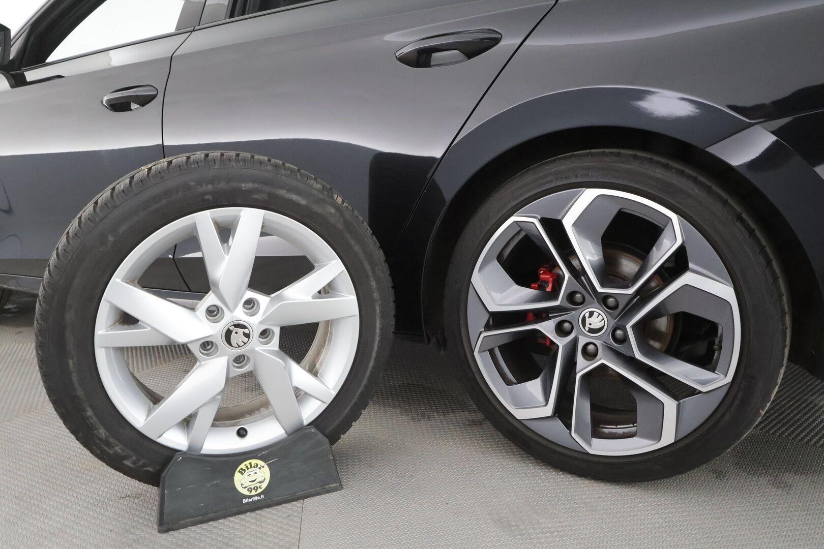 SKODA OCTAVIA 2023 Combi 2,0 TDI 200 4x4 RS DSG Autom. - | Panorama | Webasto | Matrix | ACC | HUD | Hierovat Sporttipenkit Muistilla | P.Kamera | Kaistavahti | Navi | Keyless | Kahdet renkaat |