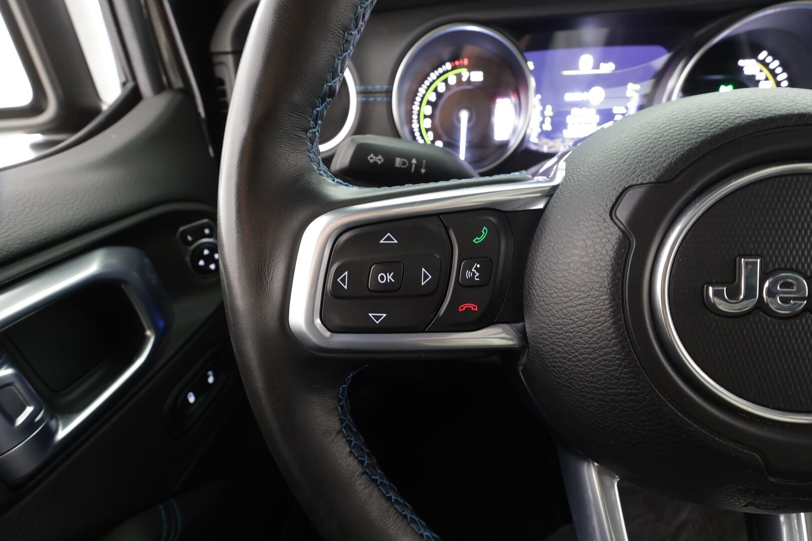 JEEP WRANGLER 2022 Rubicon 2.0 PHEV AT8 4x4 - ACC | Vetokoukku | Alpine Audio | 180-Kamera | Nahkasisusta | KeylessGo | Navi | Merkkihuollot | BLIS | Huippuvarusteet!