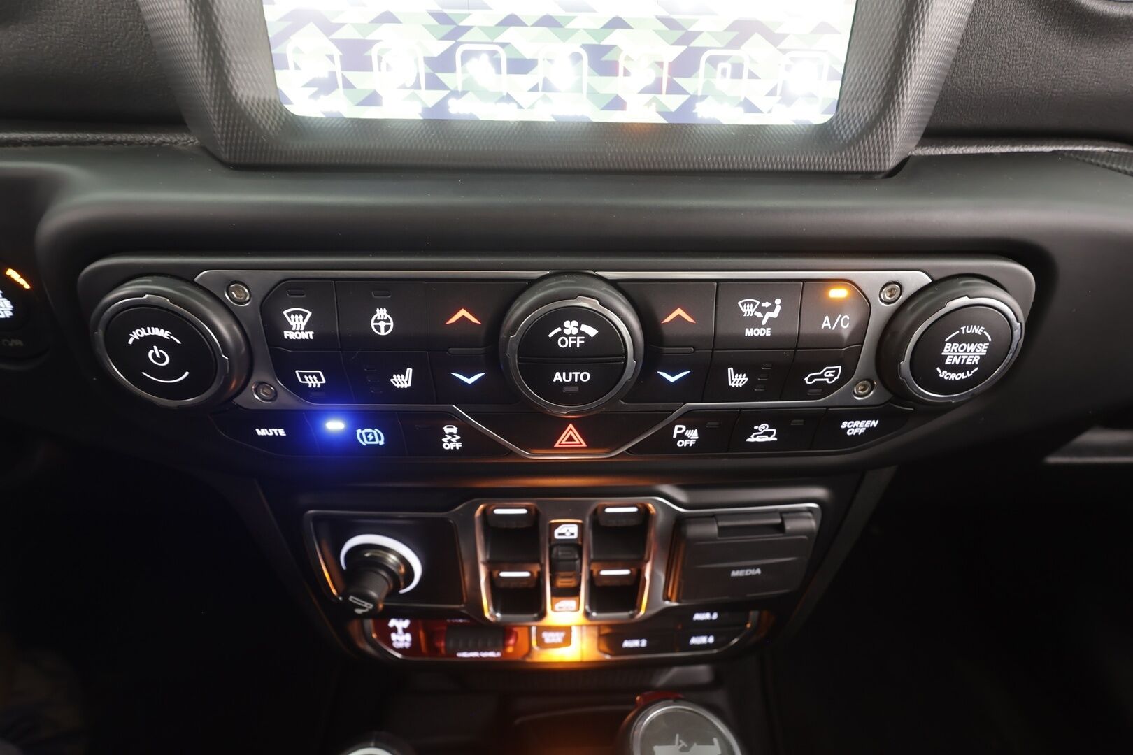 JEEP WRANGLER 2022 Rubicon 2.0 PHEV AT8 4x4 - ACC | Vetokoukku | Alpine Audio | 180-Kamera | Nahkasisusta | KeylessGo | Navi | Merkkihuollot | BLIS | Huippuvarusteet!
