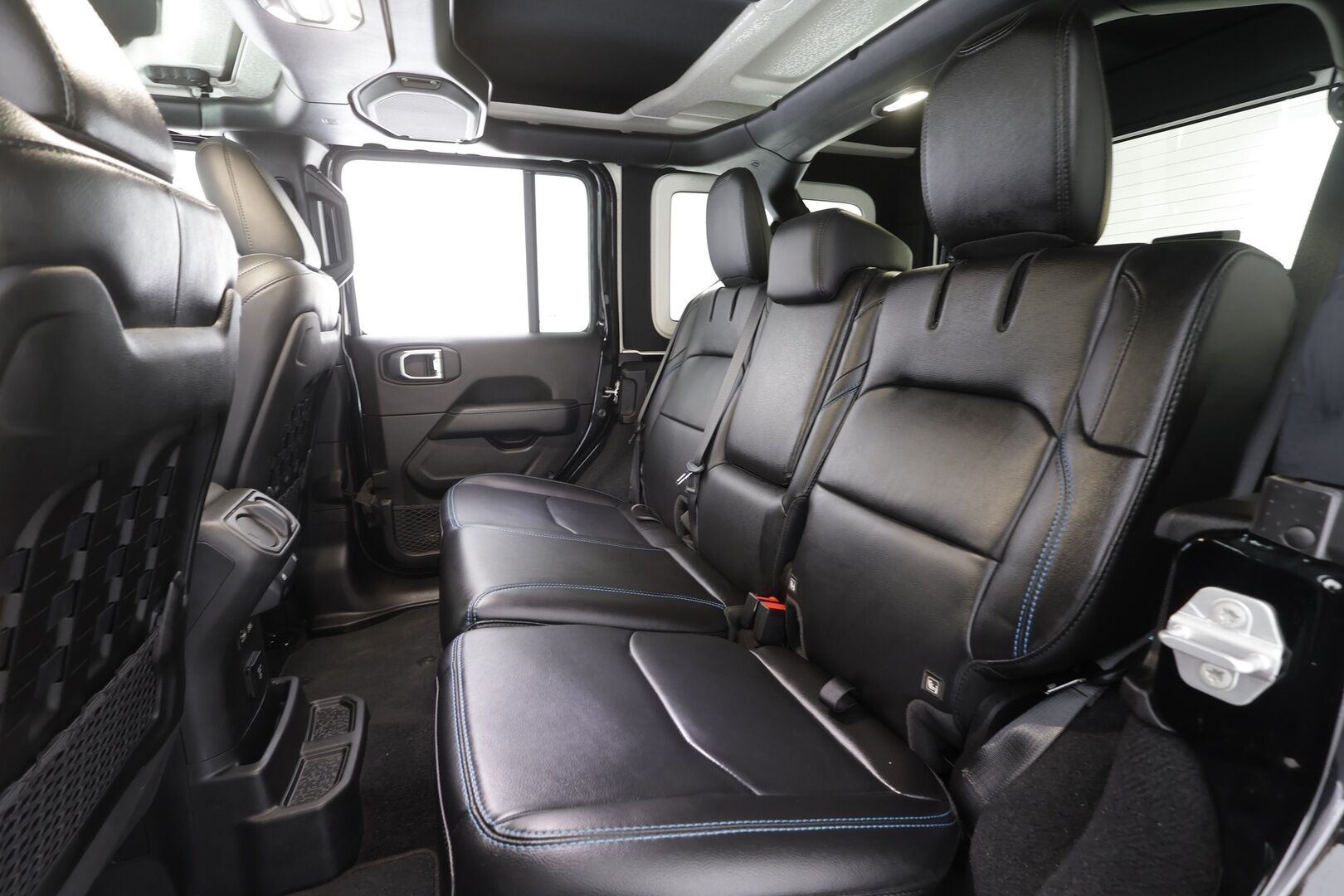 JEEP WRANGLER 2022 Rubicon 2.0 PHEV AT8 4x4 - ACC | Vetokoukku | Alpine Audio | 180-Kamera | Nahkasisusta | KeylessGo | Navi | Merkkihuollot | BLIS | Huippuvarusteet!