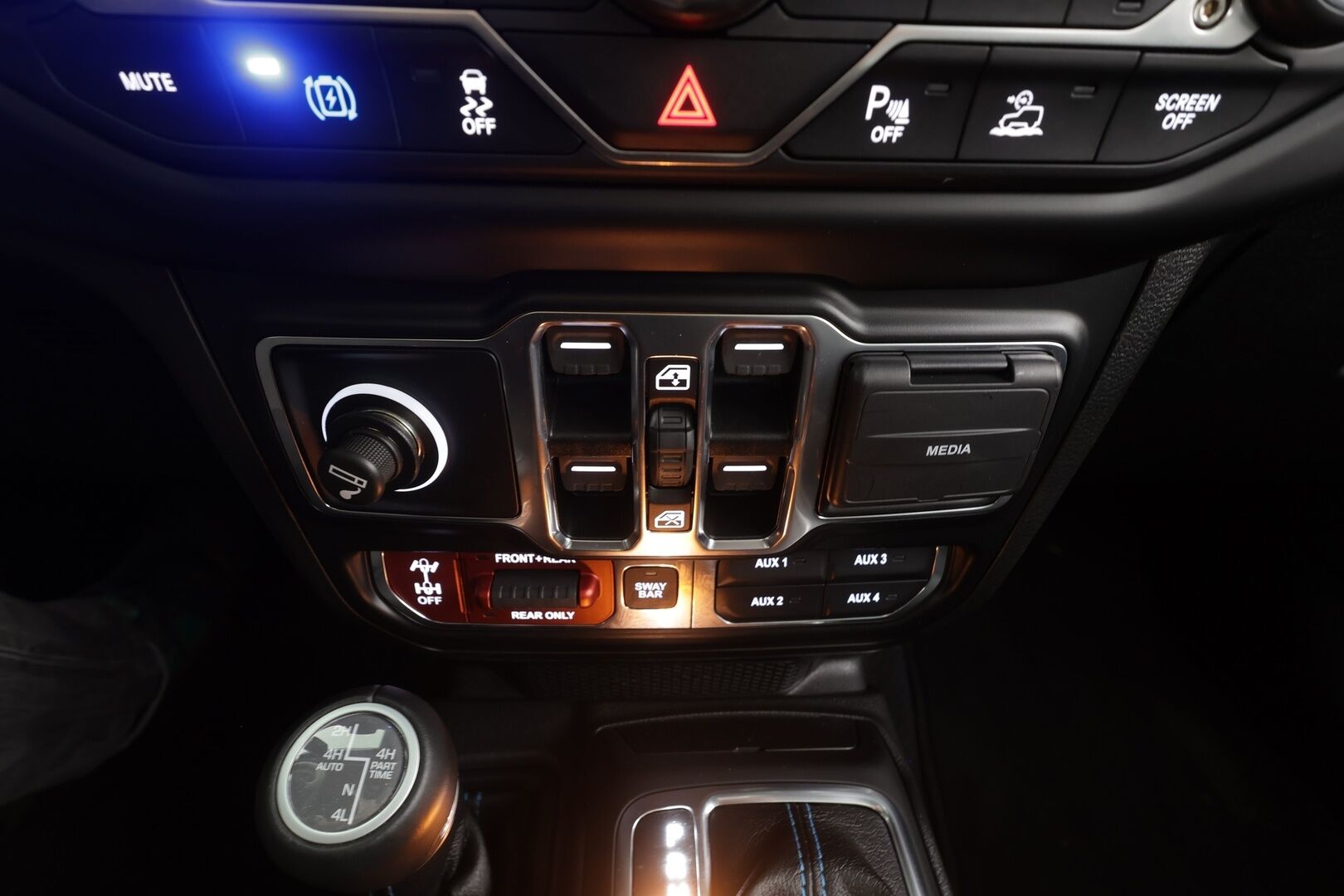 JEEP WRANGLER 2022 Rubicon 2.0 PHEV AT8 4x4 - ACC | Vetokoukku | Alpine Audio | 180-Kamera | Nahkasisusta | KeylessGo | Navi | Merkkihuollot | BLIS | Huippuvarusteet!