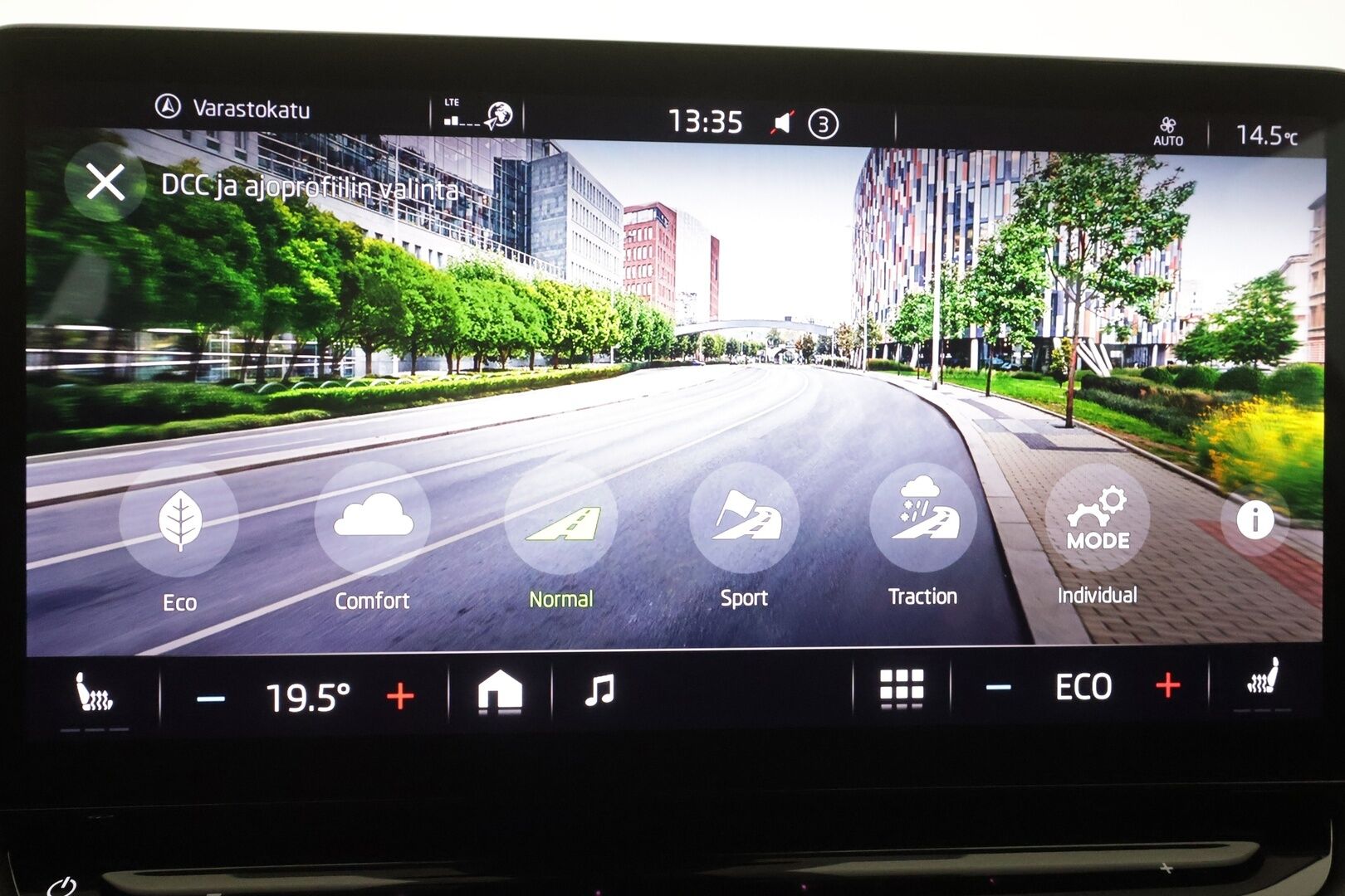 SKODA ENYAQ 2023 80x 4x4 SportLine iV - | ACC | ILP | Skoda crystal Matrix-LED | Canton | HUD | Muistipenkit |         360-Kamera | Puolinahat | Keyless | 