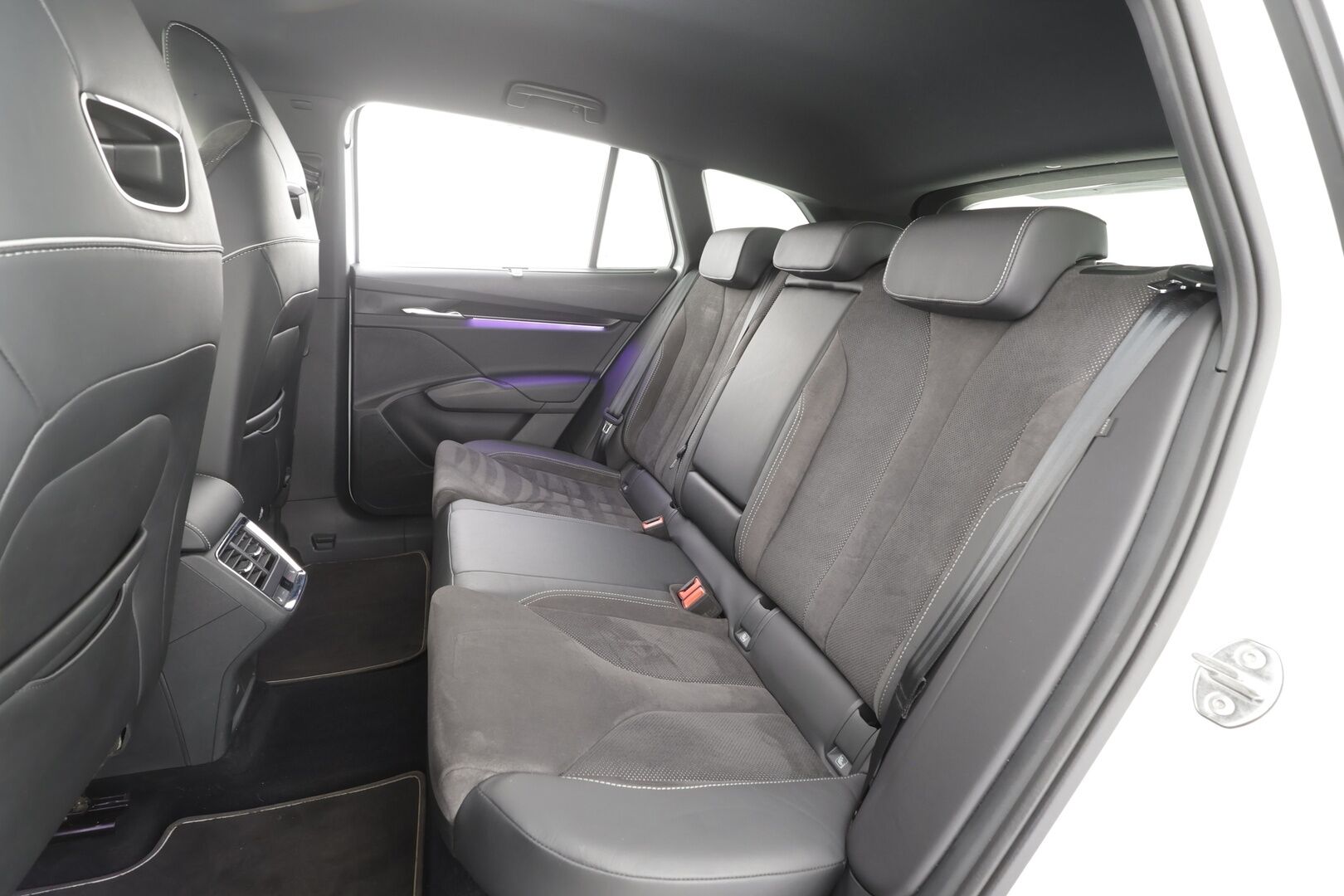 SKODA ENYAQ 2023 80x 4x4 SportLine iV - | ACC | ILP | Skoda crystal Matrix-LED | Canton | HUD | Muistipenkit |         360-Kamera | Puolinahat | Keyless | 