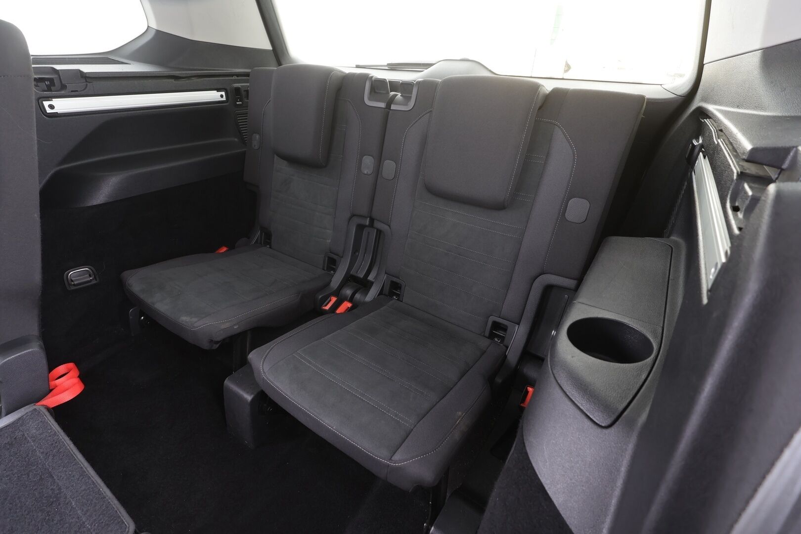 VOLKSWAGEN TOURAN 2023 Comfort Family 2,0 TDI SCR 110 kW DSG-automaatti 7-P - | Hierova penkki | Matrix | ACC | P.Kamera | Kaistavahti | Navi | Koukku | Kahdet renkaat | Merkkihuollot |