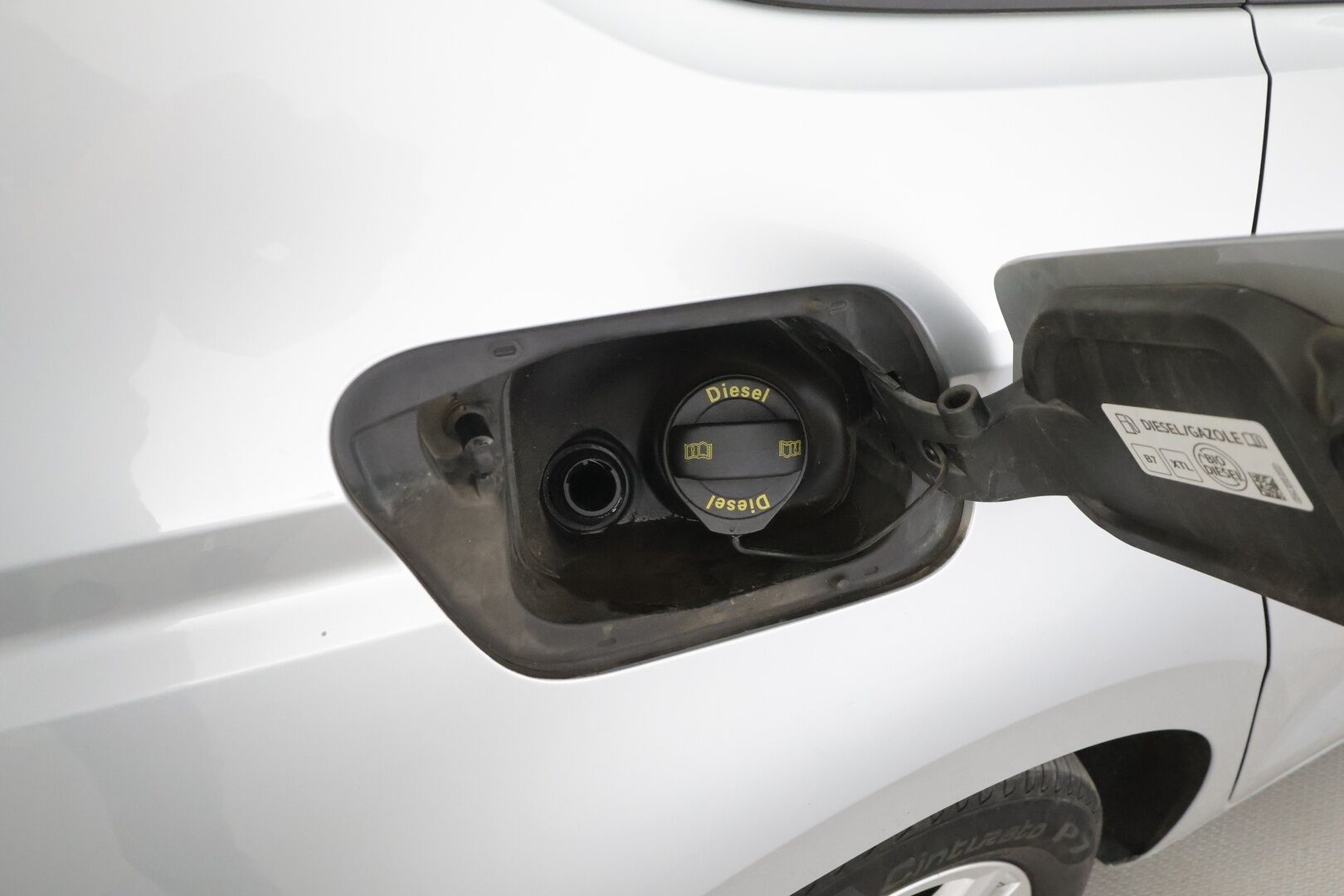 VOLKSWAGEN TOURAN 2023 Comfort Family 2,0 TDI SCR 110 kW DSG-automaatti 7-P - | Hierova penkki | Matrix | ACC | P.Kamera | Kaistavahti | Navi | Koukku | Kahdet renkaat | Merkkihuollot |