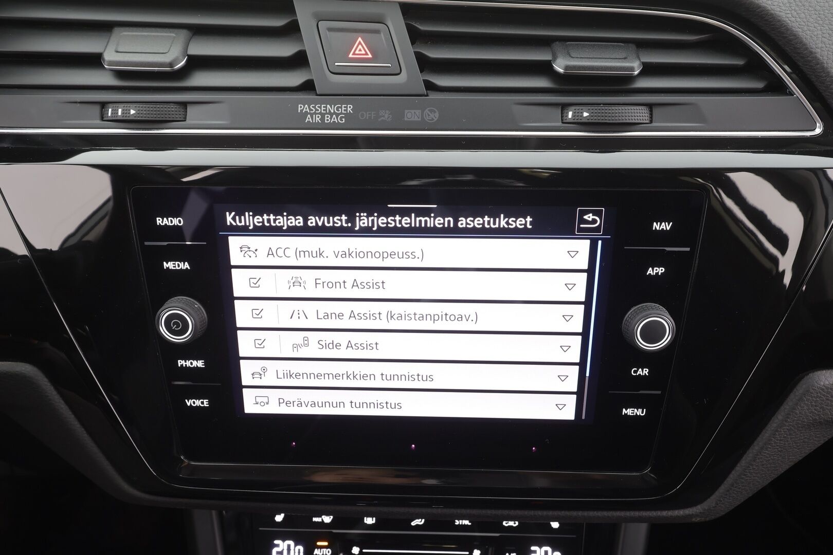 VOLKSWAGEN TOURAN 2023 Comfort Family 2,0 TDI SCR 110 kW DSG-automaatti 7-Paikkainen - Hieronta | Matrix LED | Vetokoukku | Adapt.Vakkari | Digimittari | Peruutuskamera | Navi | Huippuvarusteltu!
