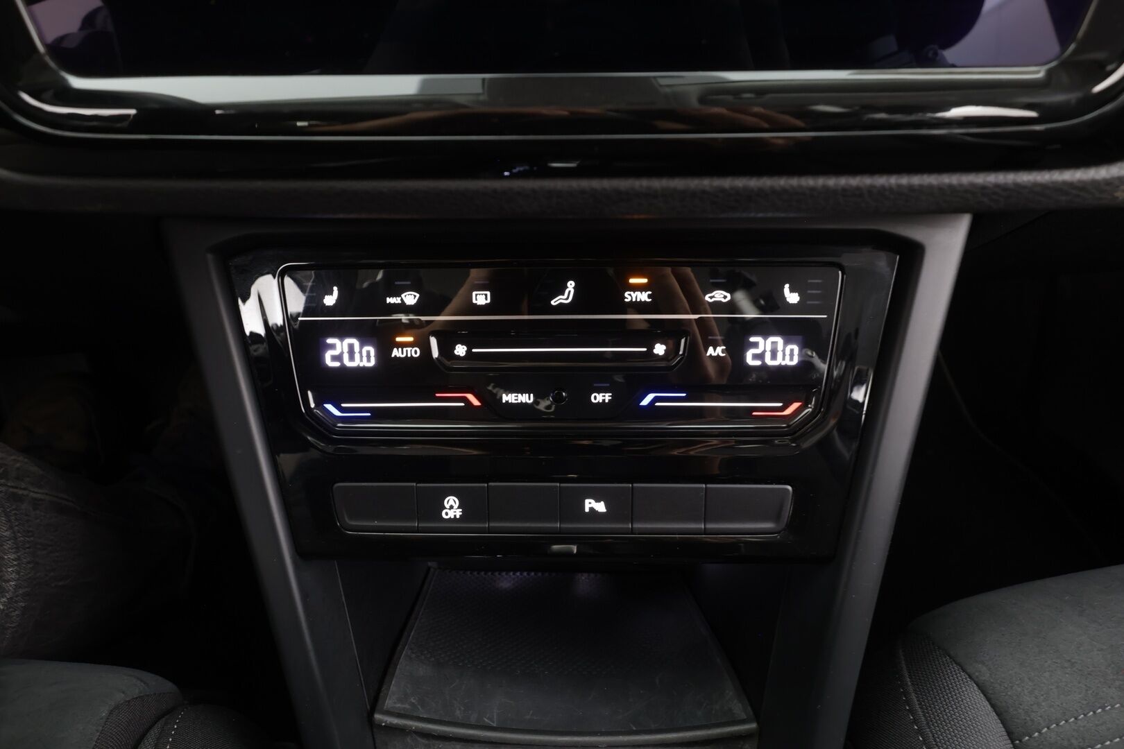 VOLKSWAGEN TOURAN 2023 Comfort Family 2,0 TDI SCR 110 kW DSG-automaatti 7-Paikkainen - Hieronta | Matrix LED | Vetokoukku | Adapt.Vakkari | Digimittari | Peruutuskamera | Navi | Huippuvarusteltu!