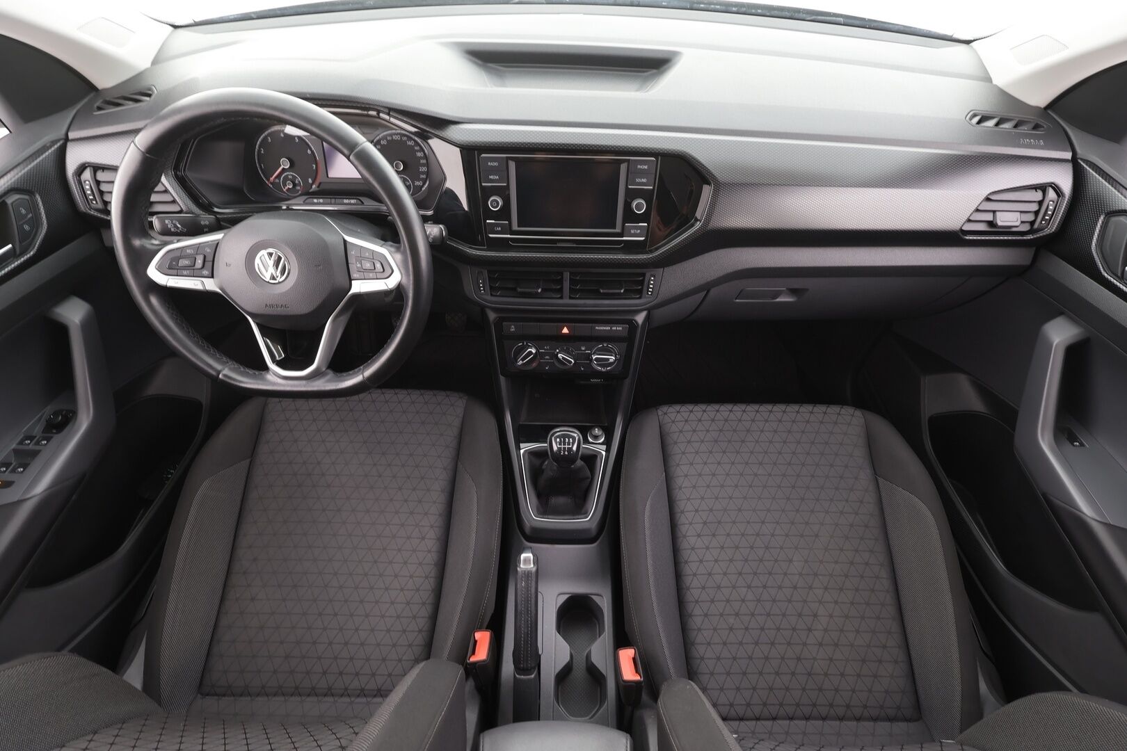 VOLKSWAGEN T-CROSS 2019 1,0 TSI 70 kW - | Vakkari | Kaistavahti | Katveavustin | Bluetooth | Ilmastointi | Penkinlämmittimet | Merkkihuollot | Kahdet renkaat |