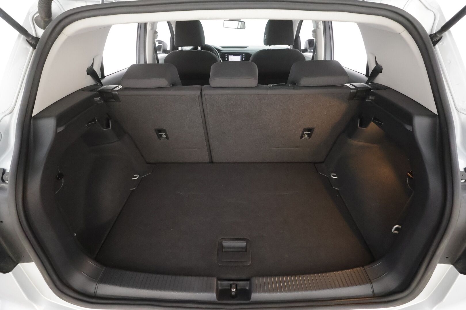 VOLKSWAGEN T-CROSS 2019 1,0 TSI 70 kW - | Vakkari | Kaistavahti | Katveavustin | Bluetooth | Ilmastointi | Penkinlämmittimet | Merkkihuollot | Kahdet renkaat |