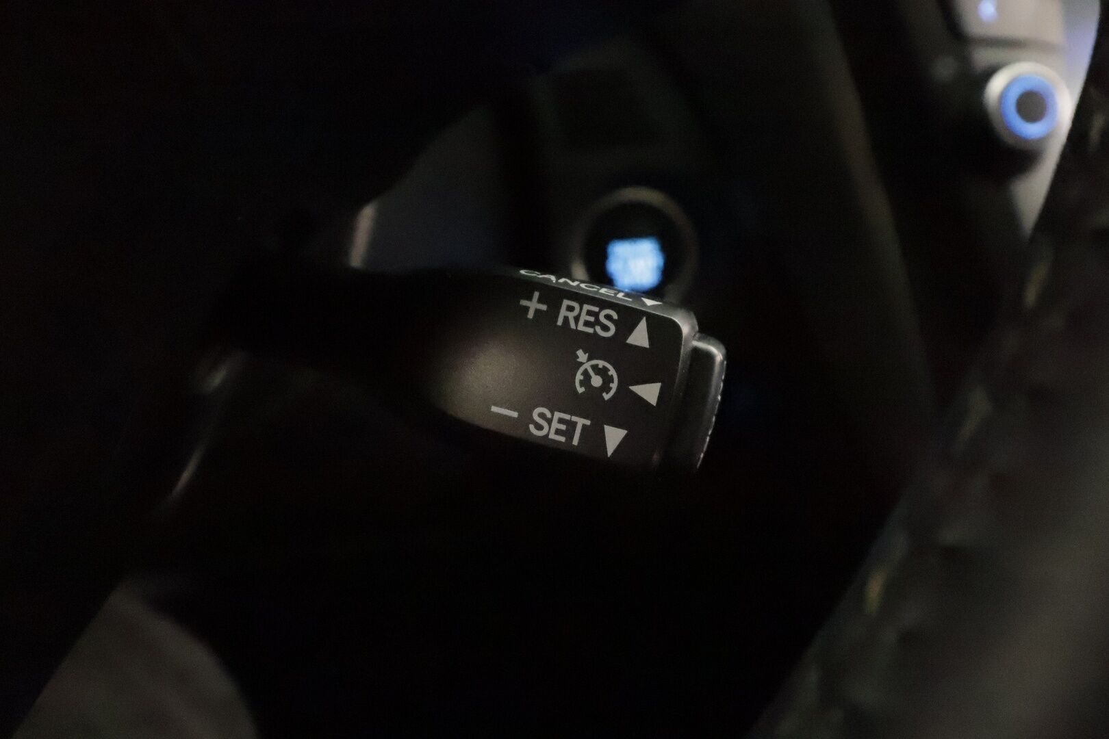 TOYOTA AVENSIS 2016 1,8 Valvematic Active Touring Sports Multidrive S - | Lasikatto | Kaistavahti | Sisätilanlämmitin | Vakkari | LED | P.Kamera | Bluetooth | Keyless | Kahdet renkaat |