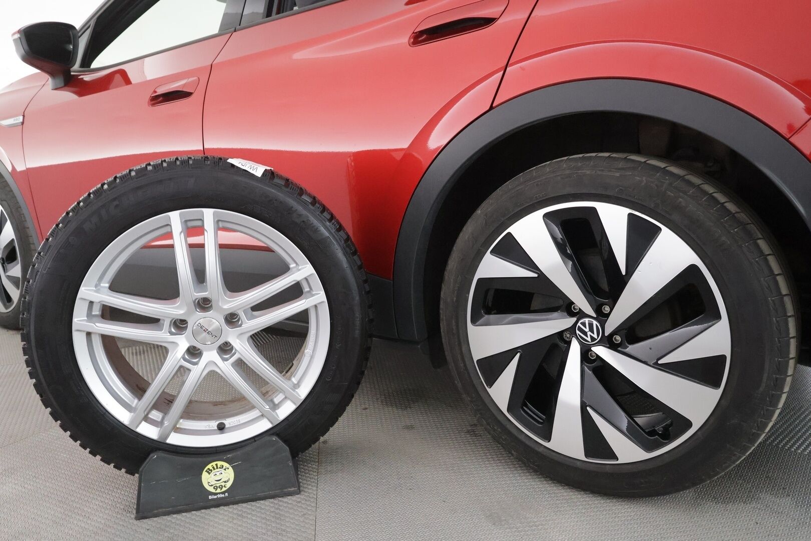 VOLKSWAGEN ID.4 2023 Pro Performance 150 kW, akku 77 kWh - | ACC | ILP | Koukku | IQ.Light | P.Kamera | Navi | Keyless | Ratinlämmitin | Ambient | Kahdet renkaat aluvanteilla | Merkkihuollettu |