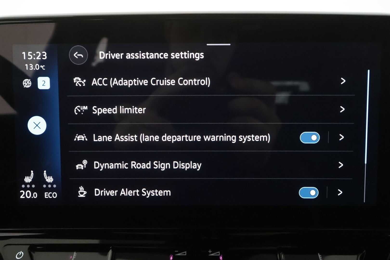 VOLKSWAGEN ID.4 2023 Pro Performance 150 kW, akku 77 kWh - | ACC | ILP | Koukku | IQ.Light | P.Kamera | Navi | Keyless | Ratinlämmitin | Ambient | Kahdet renkaat aluvanteilla | Merkkihuollettu |