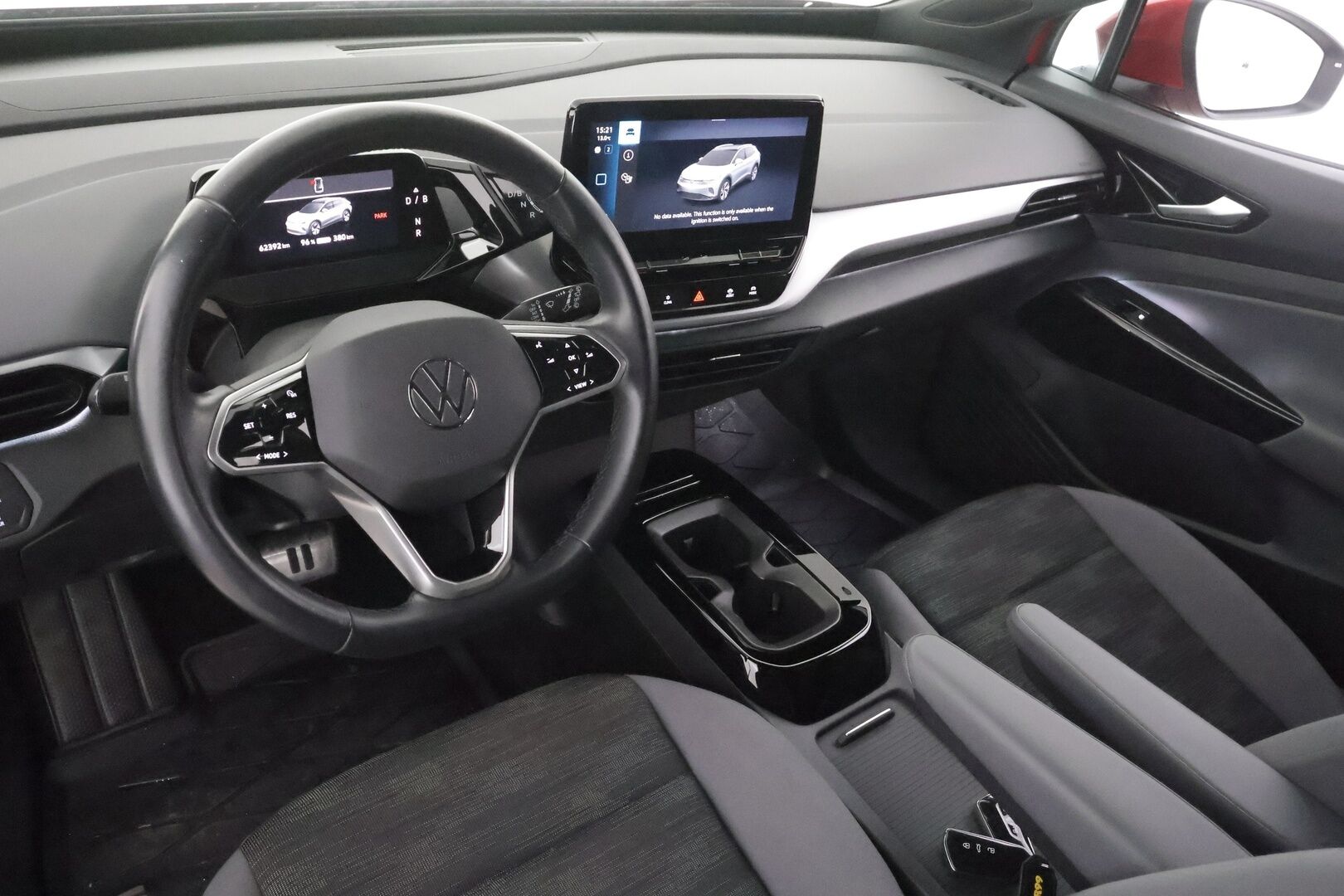 VOLKSWAGEN ID.4 2023 Pro Performance 150 kW, akku 77 kWh - | ACC | ILP | Koukku | IQ.Light | P.Kamera | Navi | Keyless | Ratinlämmitin | Ambient | Kahdet renkaat aluvanteilla | Merkkihuollettu |