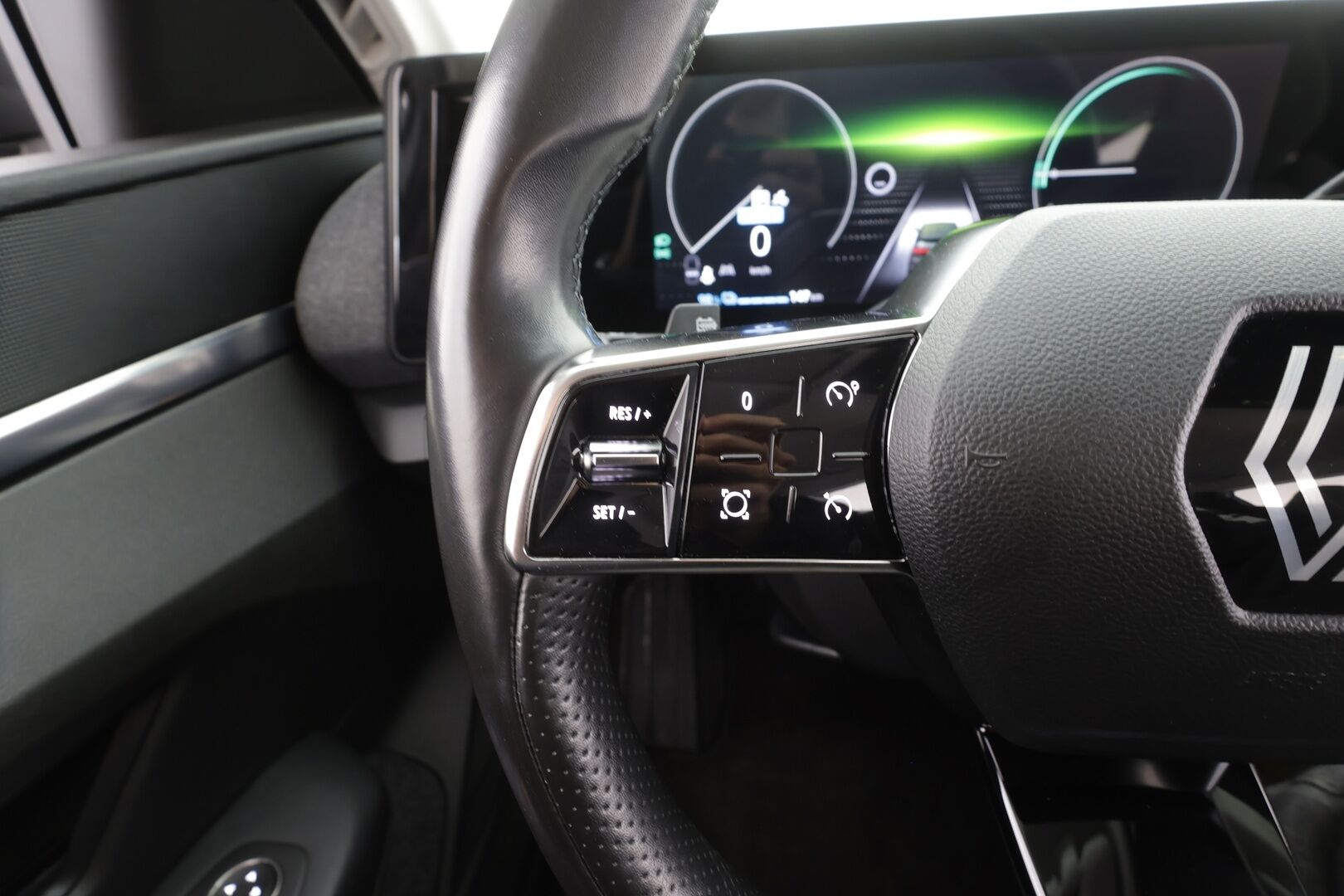 RENAULT MEGANE 2023 E-Tech electric 40kWh 130hv Equilibre - | Vakkari | ILP | Kaistavahti | LED | Apple&Android | Keyless | Digimittari | Merkkihuollettu |