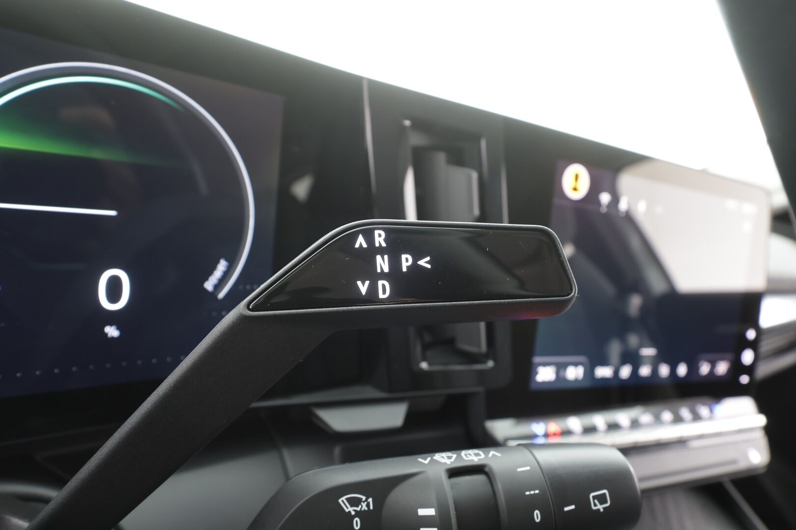 RENAULT MEGANE 2023 E-Tech electric 40kWh 130hv Equilibre - | Vakkari | ILP | Kaistavahti | LED | Apple&Android | Keyless | Digimittari | Merkkihuollettu |