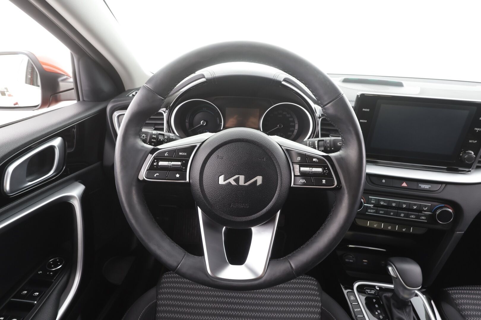 KIA XCEED 2023 1,6 GDI Plug-In Hybrid EX DCT - | P.Kamera | ACC | LED | Kaistavahti | Keyless | Apple&Android | Ratinlämmitys | Merkkihuollot |