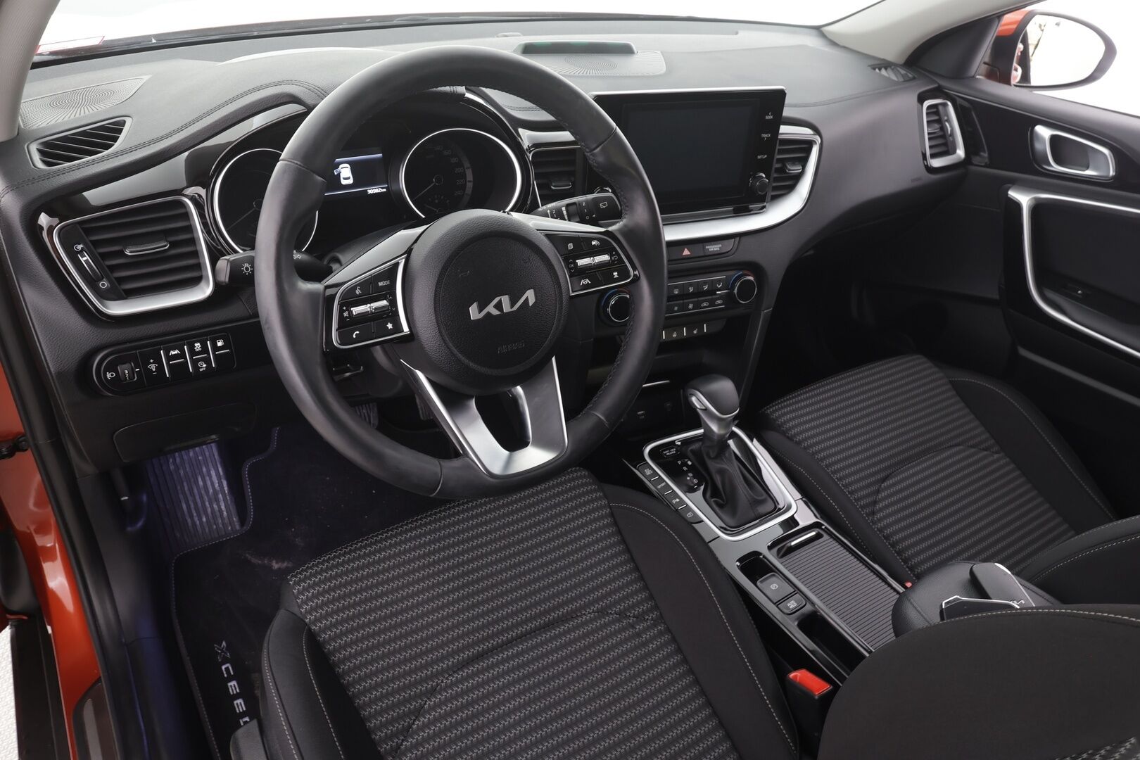 KIA XCEED 2023 1,6 GDI Plug-In Hybrid EX DCT - | P.Kamera | ACC | LED | Kaistavahti | Keyless | Apple&Android | Ratinlämmitys | Merkkihuollot |