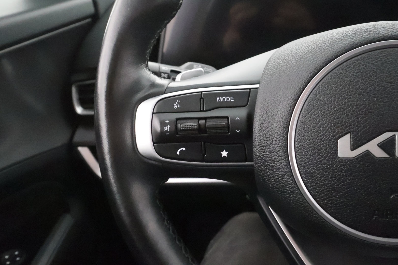 KIA SPORTAGE 2022 1,6 T-GDI AWD Plug-in Hybrid Business Premium AT 265hv - | ACC | P.Kamera | Sähöpenkit | Navi | LED | Digimittari | Puolinahat | Ratinlämmitin | Apple&Android | Merkkihuollettu |