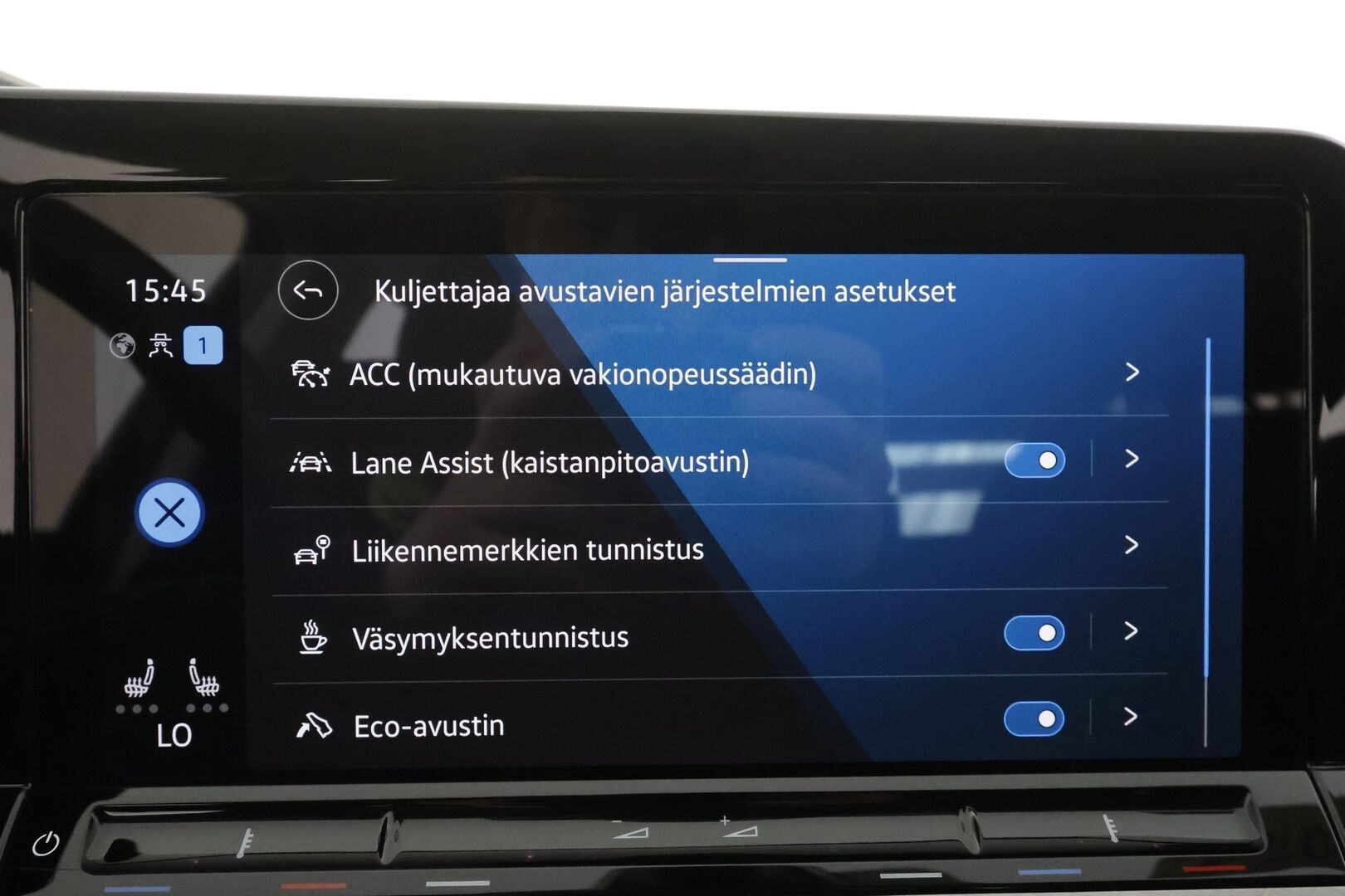 VOLKSWAGEN GOLF 2023 Comfort 1,5 TSI 96 kW - | ACC | LED | Digimittaristo | Ambient | Kaistavahti | Navi | Lämm. ratti | P. tutkat | 2x renkaat vanteineen | ALV | 