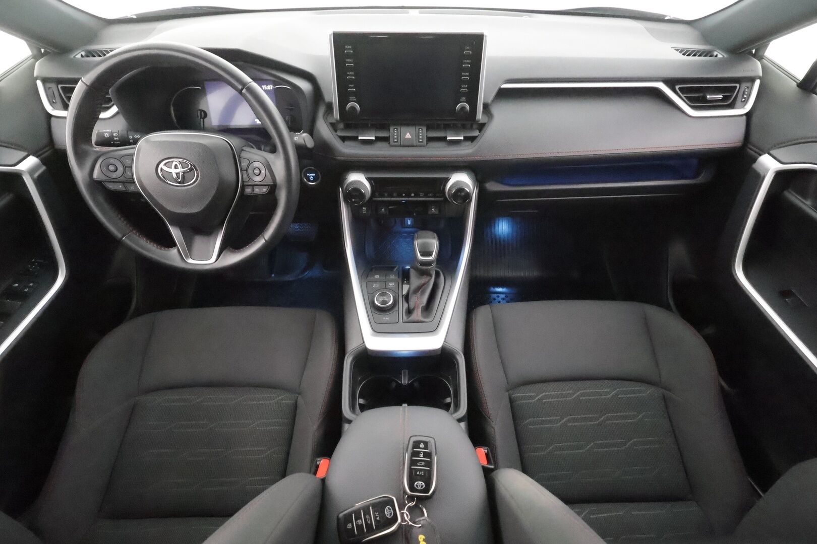 TOYOTA RAV4 PLUG-IN 2022 Hybrid 2,5 AWD-i Active - ACC | Lisälämmitin | Sähköpenkki | Peruutuskamera | Keyless | Lämm. ohjauspyörä | Apple & Android | 2x renkaat aluvantein | Merkkihuoltohistoria | ALV |