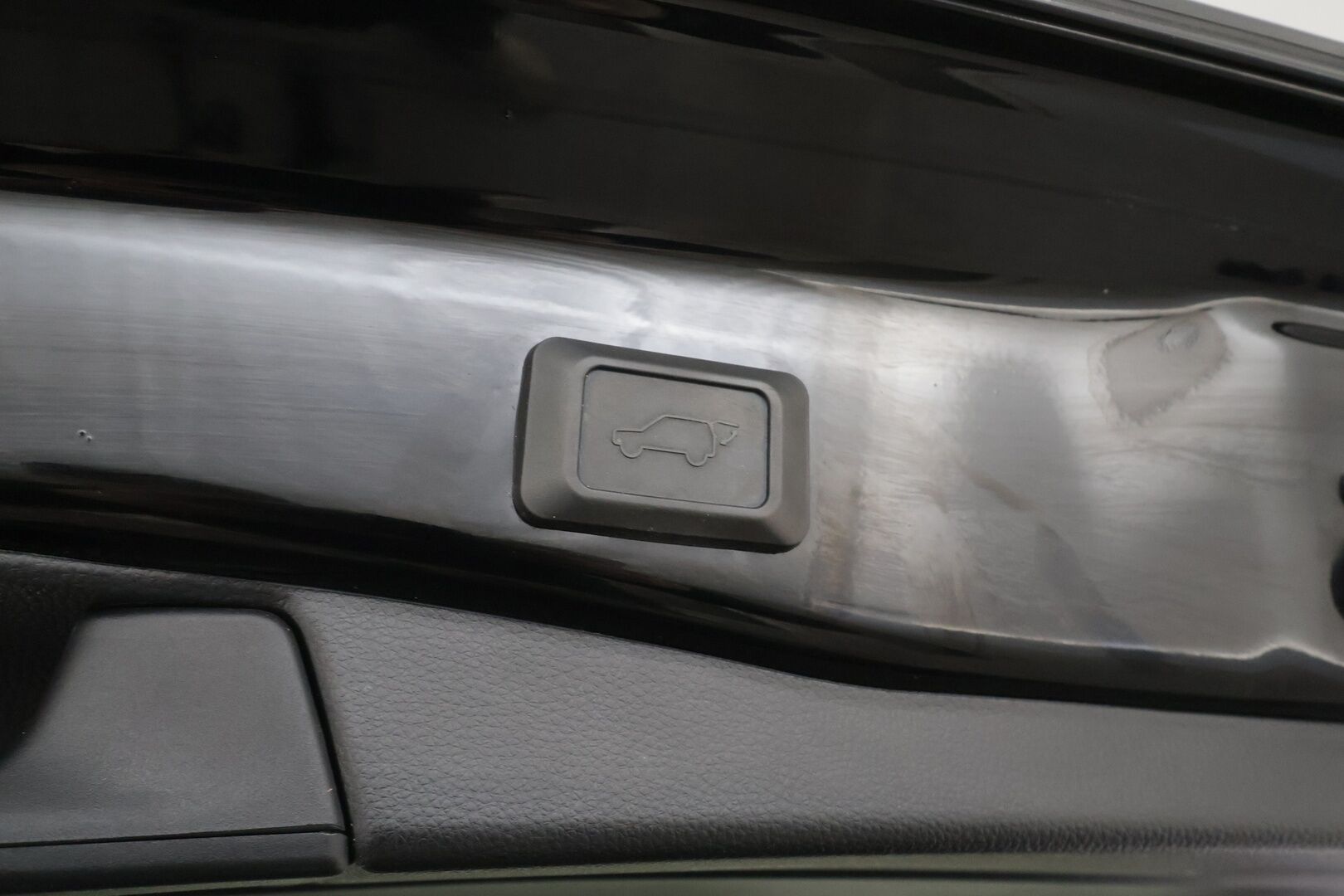TOYOTA RAV4 PLUG-IN 2022 Hybrid 2,5 AWD-i Active - ACC | Lisälämmitin | Sähköpenkki | Peruutuskamera | Keyless | Lämm. ohjauspyörä | Apple & Android | 2x renkaat aluvantein | Merkkihuoltohistoria | ALV |