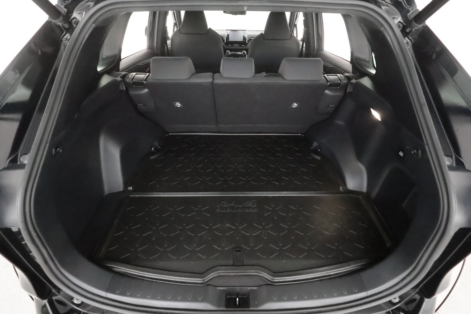 TOYOTA RAV4 PLUG-IN 2022 Hybrid 2,5 AWD-i Active - ACC | Lisälämmitin | Sähköpenkki | Peruutuskamera | Keyless | Lämm. ohjauspyörä | Apple & Android | 2x renkaat aluvantein | Merkkihuoltohistoria | ALV |