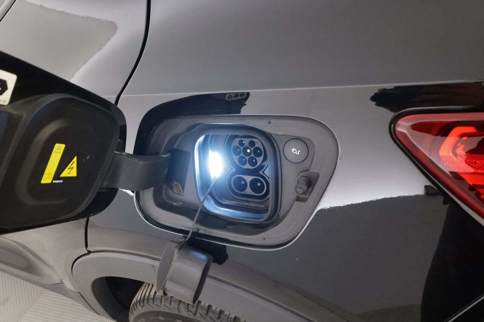 Volvo XC40 2023 Recharge Twin Plus aut -  | ILP | Koukku | Panorama | ACC | 360 | Sporttipenkki Muistilla | H&K |  LED | Kaistavahti | Google Maps | Keyless | Merkkihuollettu |