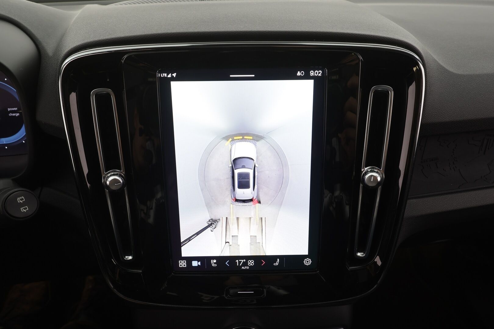 Volvo XC40 2023 Recharge Twin Plus aut -  | ILP | Koukku | Panorama | ACC | 360 | Sporttipenkki Muistilla | H&K |  LED | Kaistavahti | Google Maps | Keyless | Merkkihuollettu |
