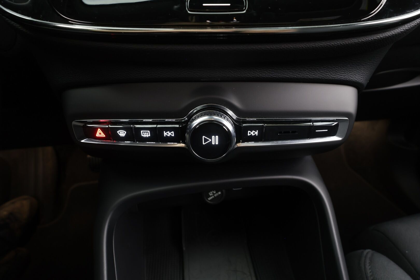 Volvo XC40 2023 Recharge Twin Plus aut -  | ILP | Koukku | Panorama | ACC | 360 | Sporttipenkki Muistilla | H&K |  LED | Kaistavahti | Google Maps | Keyless | Merkkihuollettu |