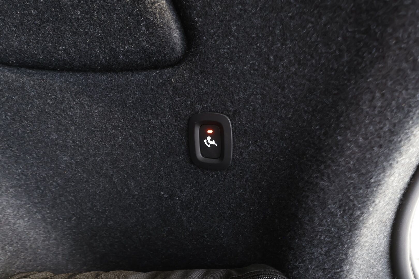 Volvo XC40 2023 Recharge Twin Plus aut -  | ILP | Koukku | Panorama | ACC | 360 | Sporttipenkki Muistilla | H&K |  LED | Kaistavahti | Google Maps | Keyless | Merkkihuollettu |