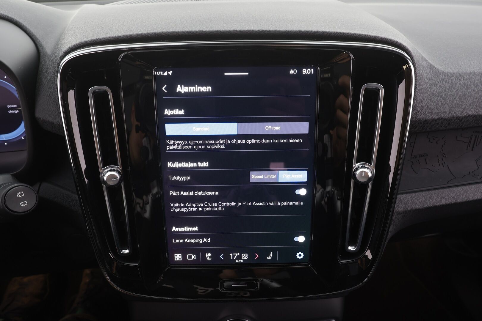 Volvo XC40 2023 Recharge Twin Plus aut -  | ILP | Koukku | Panorama | ACC | 360 | Sporttipenkki Muistilla | H&K |  LED | Kaistavahti | Google Maps | Keyless | Merkkihuollettu |