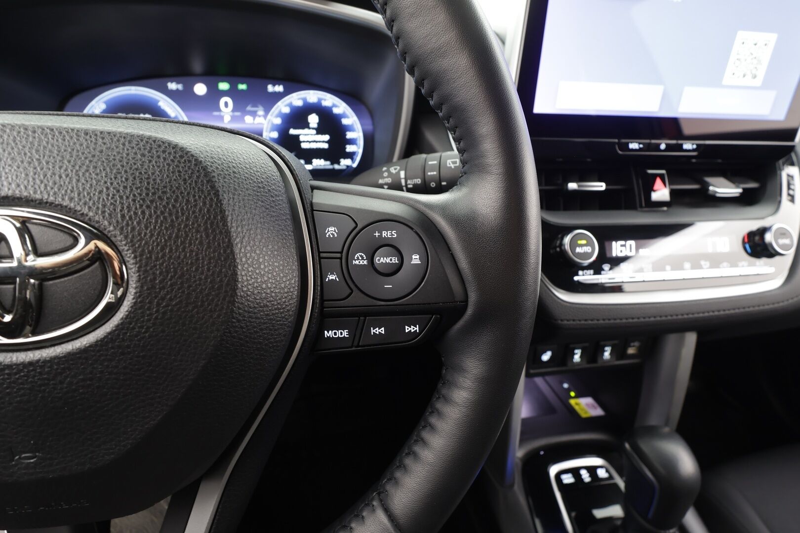 TOYOTA COROLLA CROSS 2024 2.0 Hybrid Active - | ACC | Lohko | LED | P.Kamera |Digimittaristo | Navi | Apple&Android | 