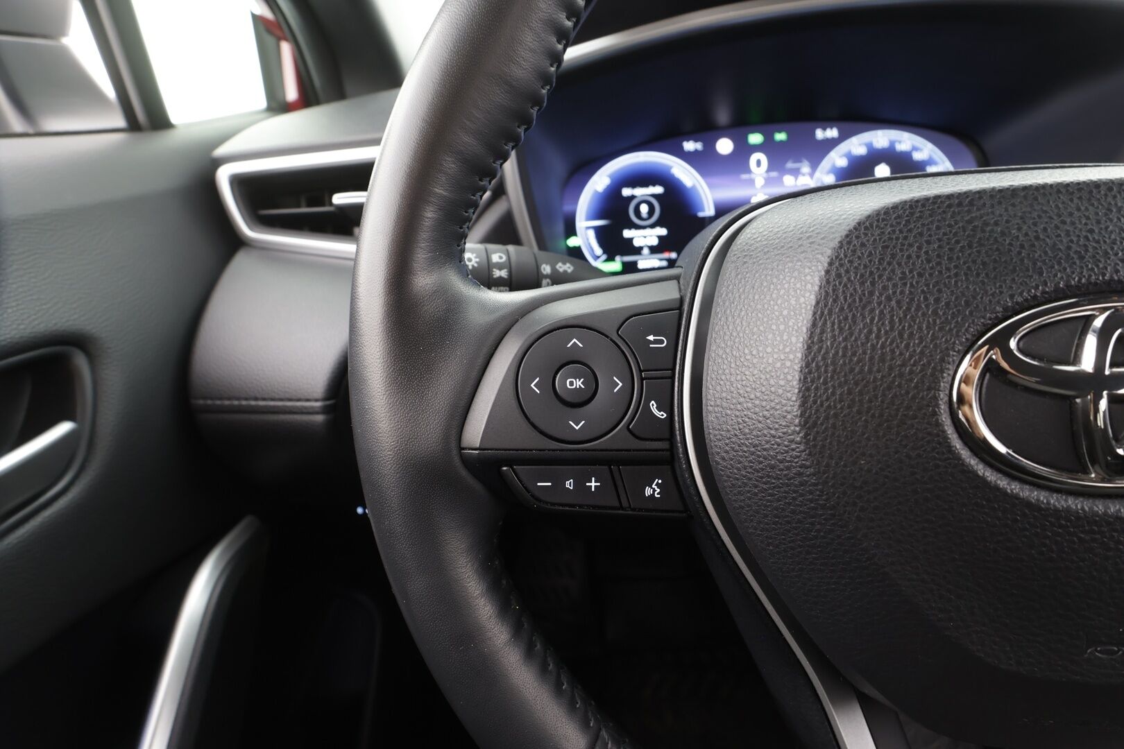 TOYOTA COROLLA CROSS 2024 2.0 Hybrid Active - | ACC | Lohko | LED | P.Kamera |Digimittaristo | Navi | Apple&Android | 