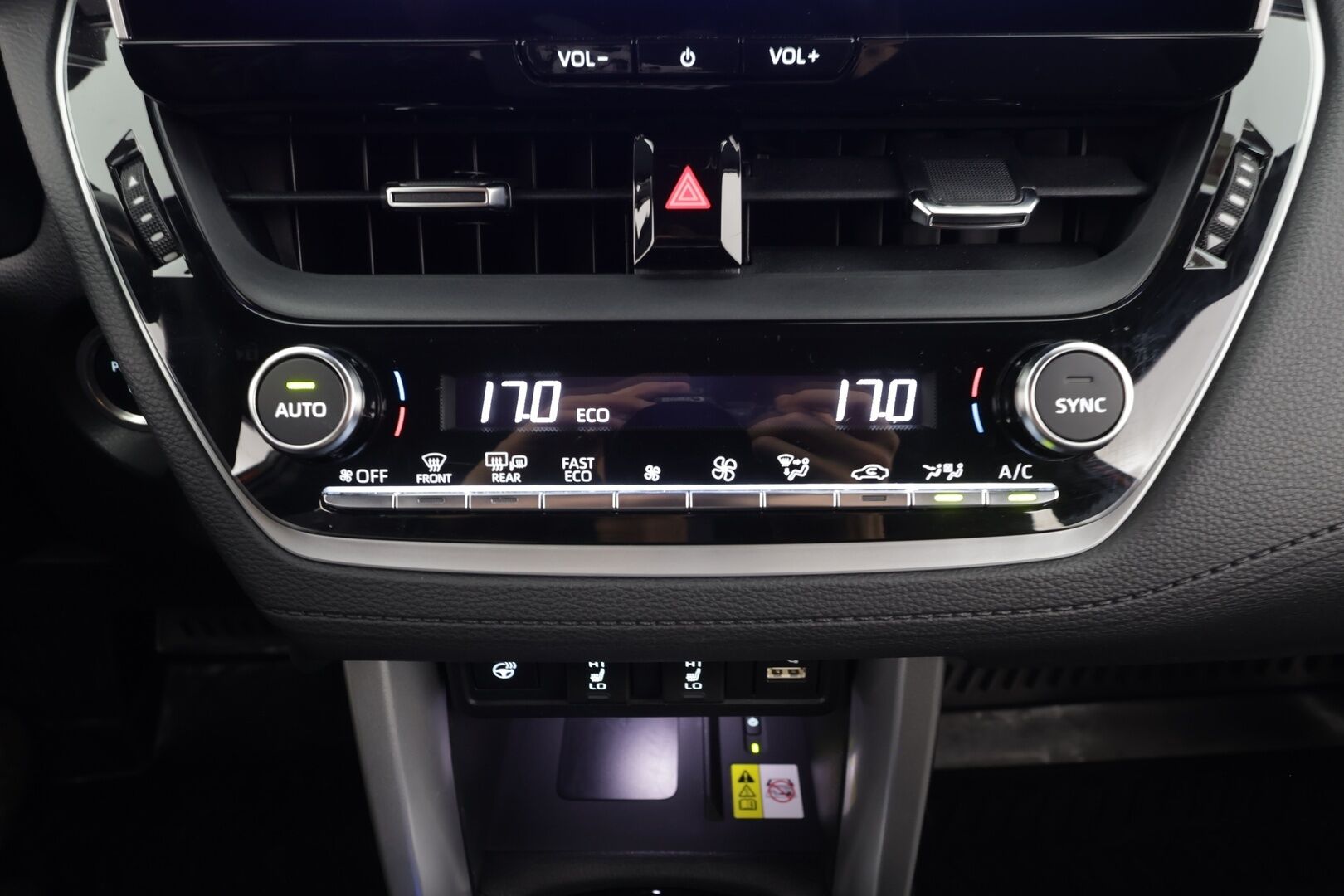 TOYOTA COROLLA CROSS 2024 2.0 Hybrid Active - | ACC | Lohko | LED | P.Kamera |Digimittaristo | Navi | Apple&Android | 