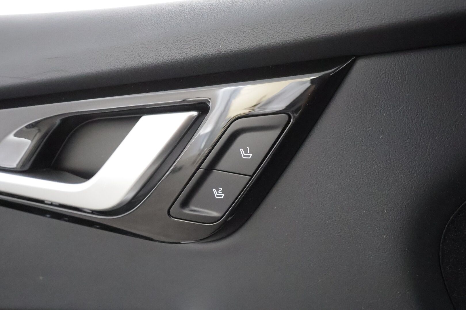 KIA EV6 2023 AWD 77 kWh 325 hv - | SCC | 360 | Ilmastoitu Muistipenkki | Koukku | ILP | LED | Kaistavahti | Navi | Keyless | Kahdet renkaat | Merkkihuollot |