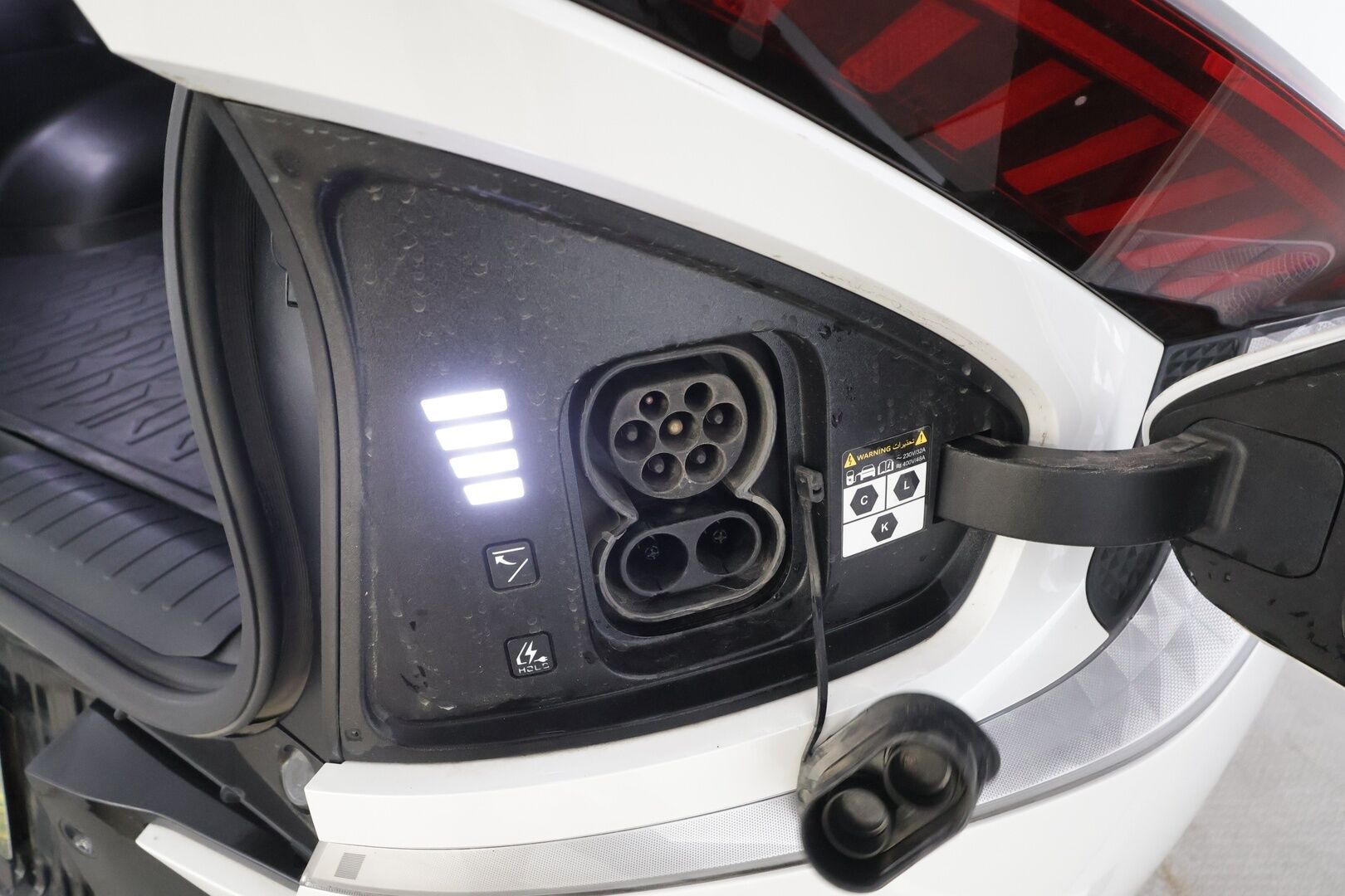 KIA EV6 2023 AWD 77 kWh 325 hv - | SCC | 360 | Ilmastoitu Muistipenkki | Koukku | ILP | LED | Kaistavahti | Navi | Keyless | Kahdet renkaat | Merkkihuollot |