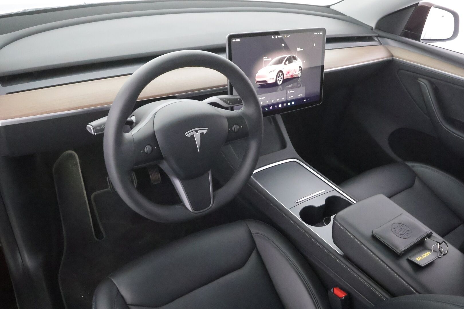 TESLA MODEL Y 2023 Long Range AWD  - | Koukku | ILP | Lasikatto | ACC | Matrix-LED | P.Kamera | Muistipenkki | Premium Audio | Kaistavahti | Navi | Keyless | 2x Latauskaapelit | Kahdet renkaat | 