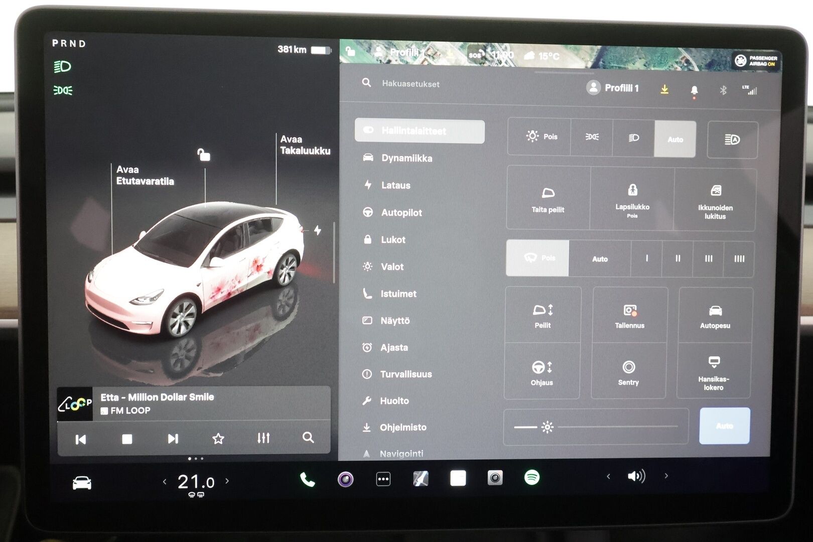 TESLA MODEL Y 2023 Long Range AWD  - | Koukku | ILP | Lasikatto | ACC | Matrix-LED | P.Kamera | Muistipenkki | Premium Audio | Kaistavahti | Navi | Keyless | 2x Latauskaapelit | Kahdet renkaat | 