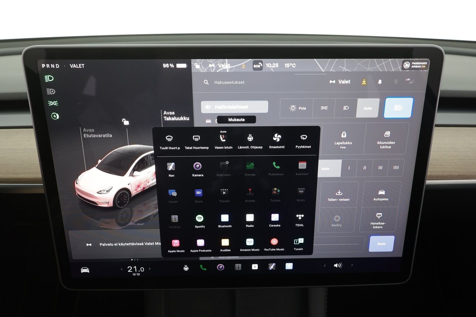 TESLA MODEL Y 2023 Performance - | Koukku | ILP | Lasikatto | ACC | Matrix-LED | P.Kamera | Muistipenkki | Premium Audio | Kaistavahti | Navi | Keyless | 2x Latauskaapelit | Kahdet renkaat |