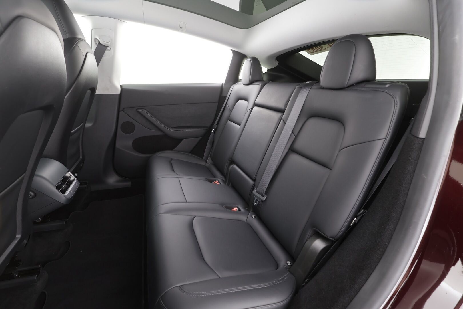 TESLA MODEL Y 2023 Performance - | Koukku | ILP | Lasikatto | ACC | Matrix-LED | P.Kamera | Muistipenkki | Premium Audio | Kaistavahti | Navi | Keyless | 2x Latauskaapelit | Kahdet renkaat |