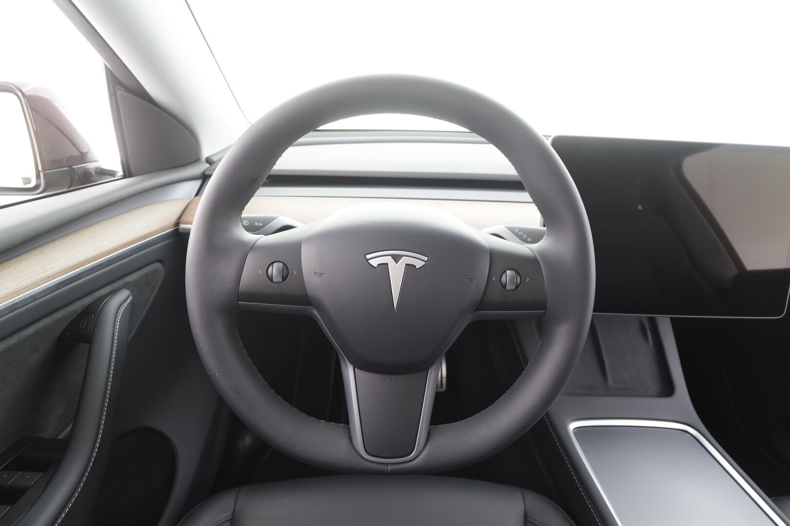 TESLA MODEL Y 2023 Performance - | Koukku | ILP | Lasikatto | ACC | Matrix-LED | P.Kamera | Muistipenkki | Premium Audio | Kaistavahti | Navi | Keyless | 2x Latauskaapelit | Kahdet renkaat |