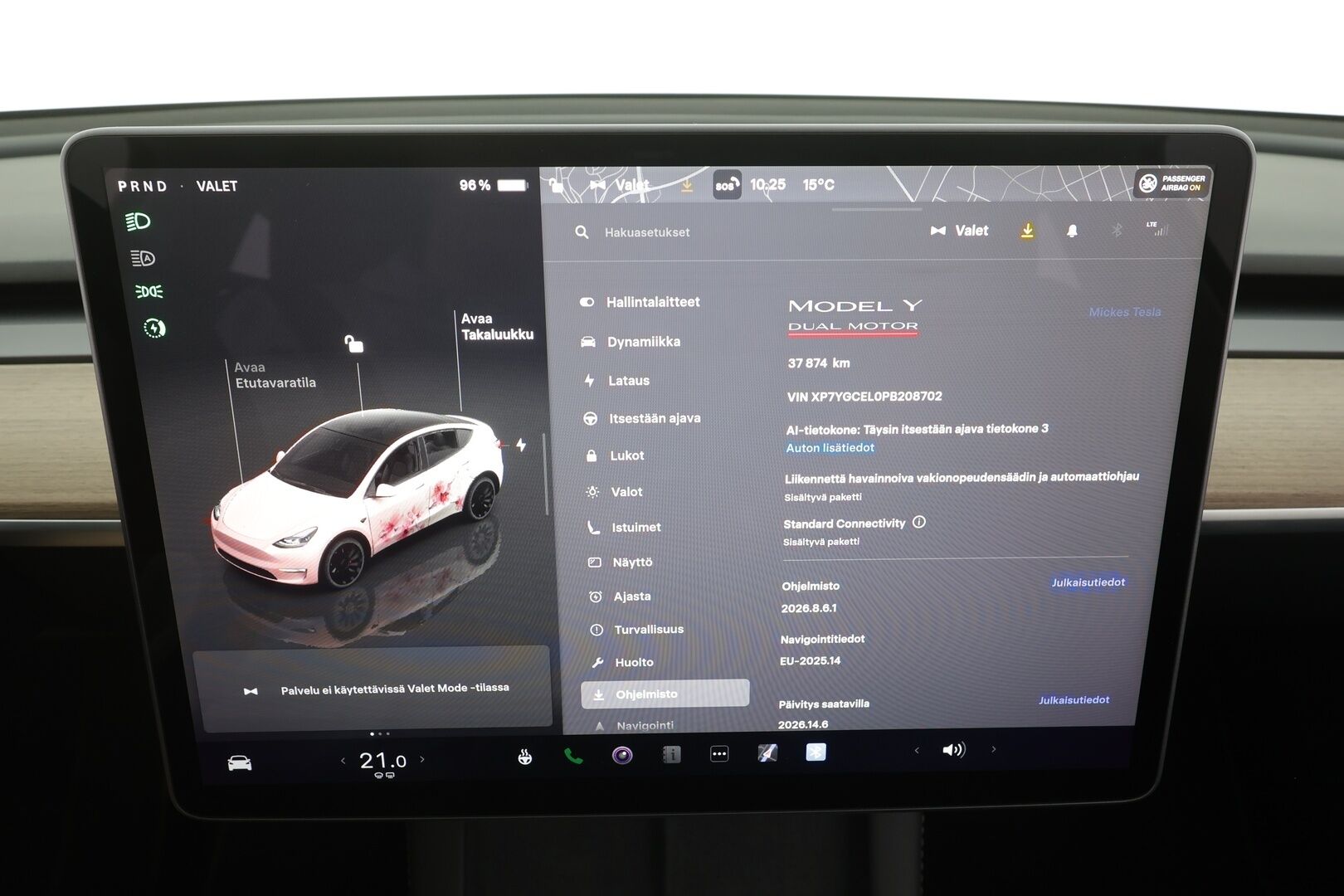 TESLA MODEL Y 2023 Performance - | Koukku | ILP | Lasikatto | ACC | Matrix-LED | P.Kamera | Muistipenkki | Premium Audio | Kaistavahti | Navi | Keyless | 2x Latauskaapelit | Kahdet renkaat |