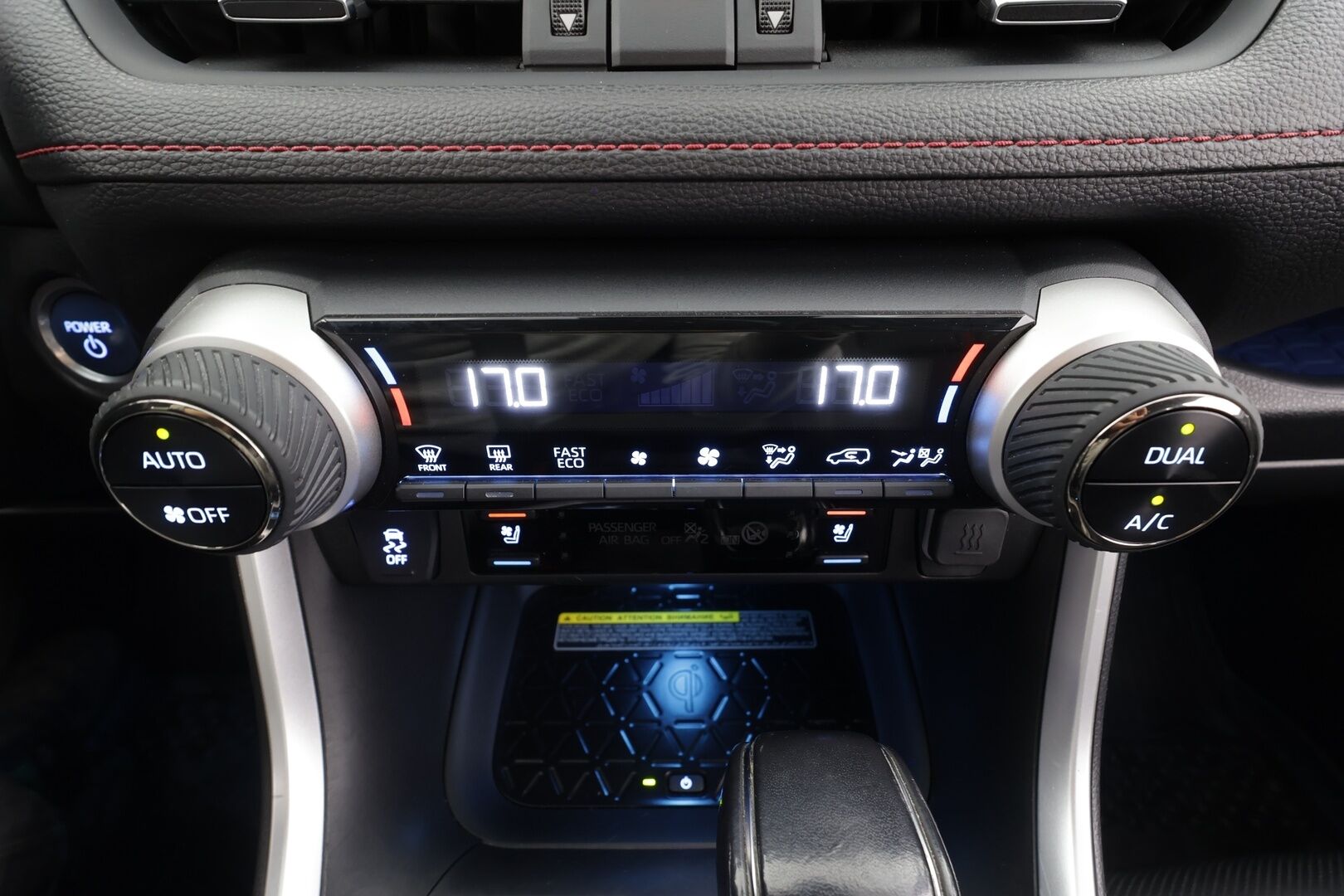 TOYOTA RAV4 PLUG-IN 2020 Hybrid 2,5 AWD-i Premium - WEBASTO | ACC | Vetokoukku | HUD | 360-Kamera | Adapt.LED | Ilmastoidut Nahat | Sähköluukku | SUPERVARUSTELTU!