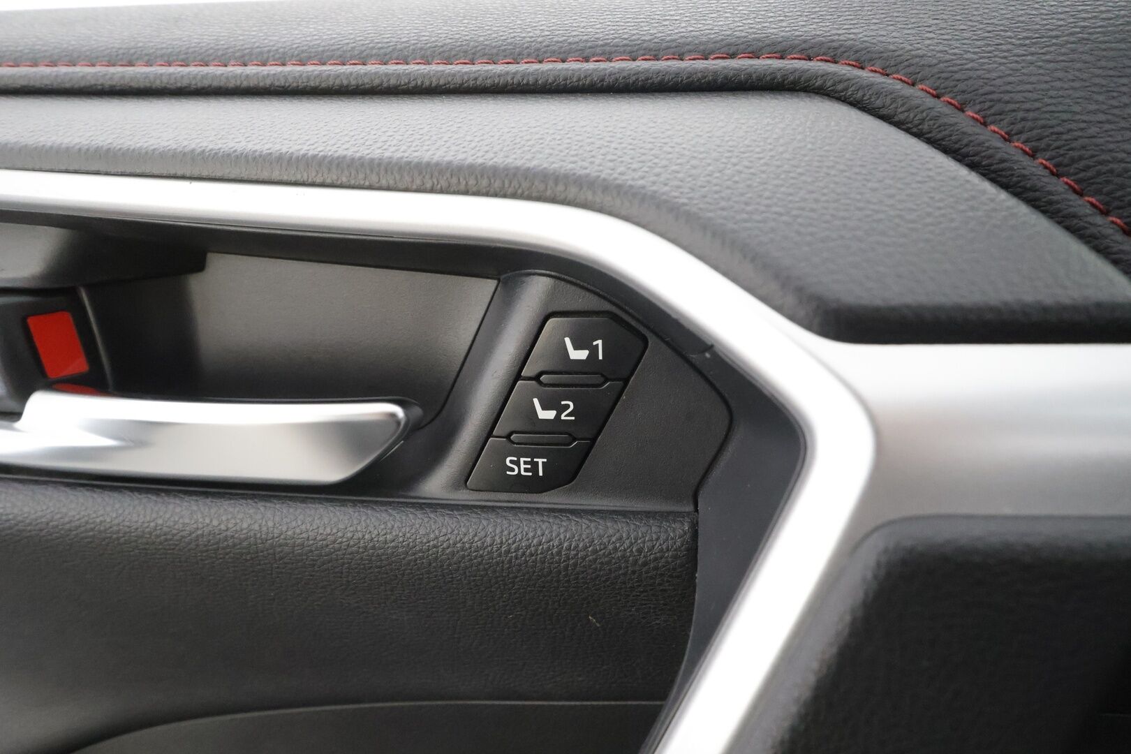 TOYOTA RAV4 PLUG-IN 2020 Hybrid 2,5 AWD-i Premium - WEBASTO | ACC | Vetokoukku | HUD | 360-Kamera | Adapt.LED | Ilmastoidut Nahat | Sähköluukku | SUPERVARUSTELTU!